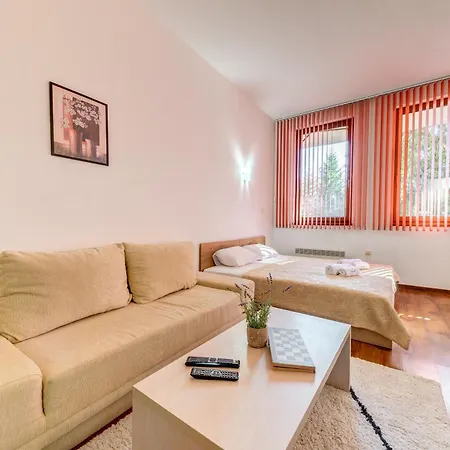 Apartment Relaxing Mountain Getaway In Cozy By Flat Mаnager Pamporovo